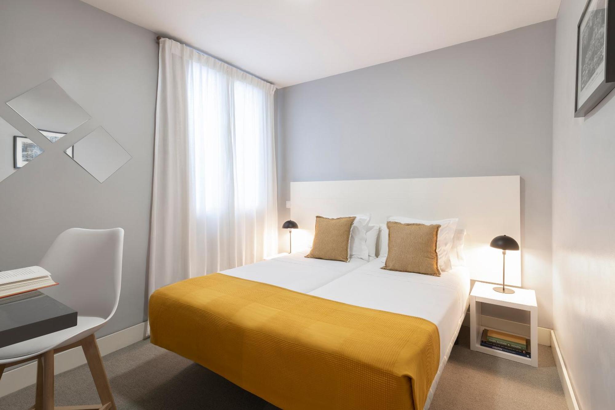 8Rooms Madrid, Smart Self Check-In Rooms, Madrid